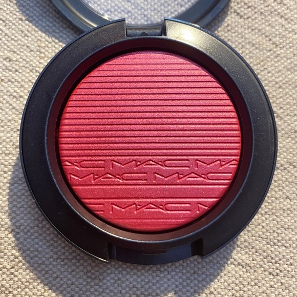 MAC Extra Dimension Blush NIB - Picture 2 of 2